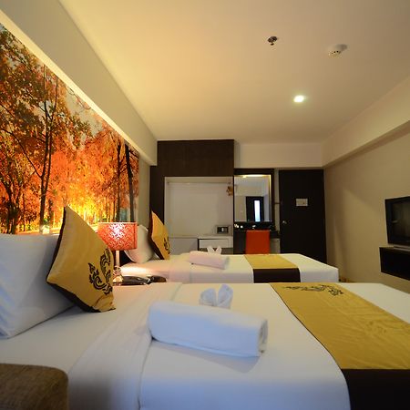 Solace At Srinakarin Hotel Bangkok Luaran gambar